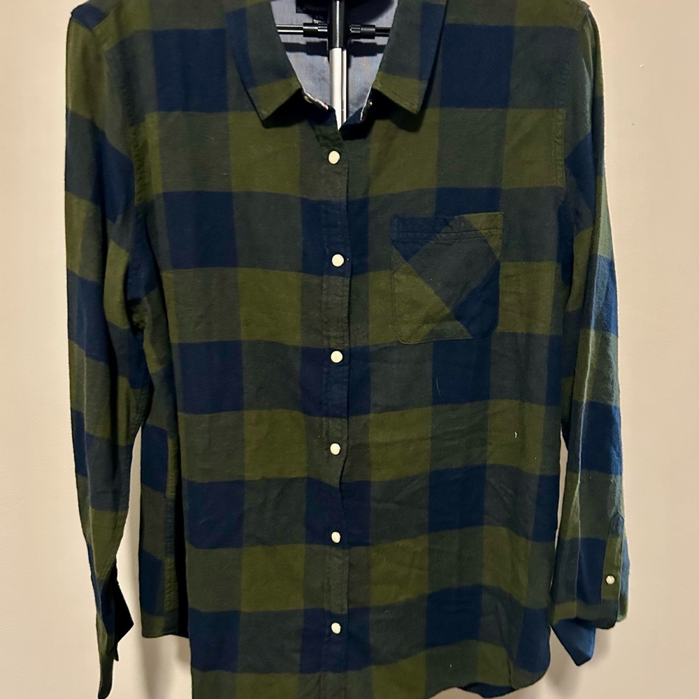 Casual Green and Blue Plaid Button-Down Shirt